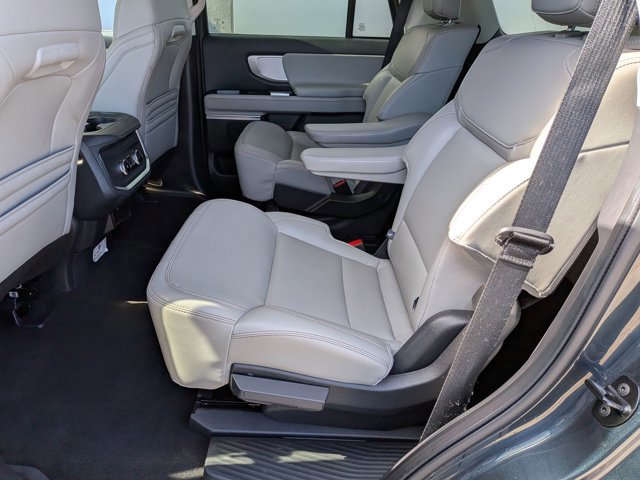 Certified 2025 Ford Expedition Active image 31