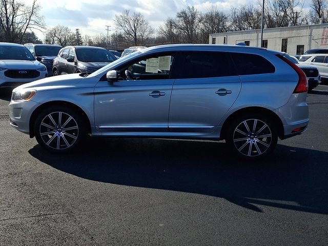 Used 2017 Volvo XC60 T6 Inscription w/ Climate Package image 6