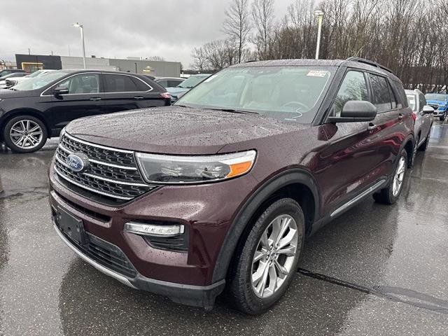 Certified 2023 Ford Explorer XLT w/ Equipment Group 202A AWD/4WD image 3