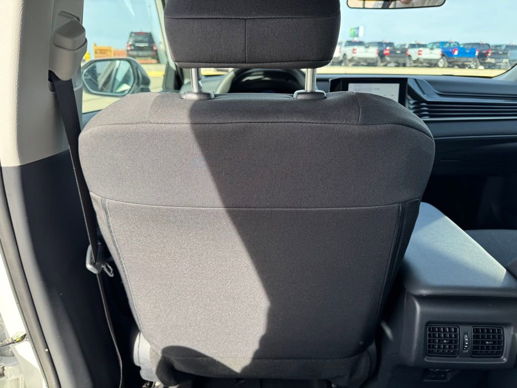 Used 2025 Toyota Camry LE image 32