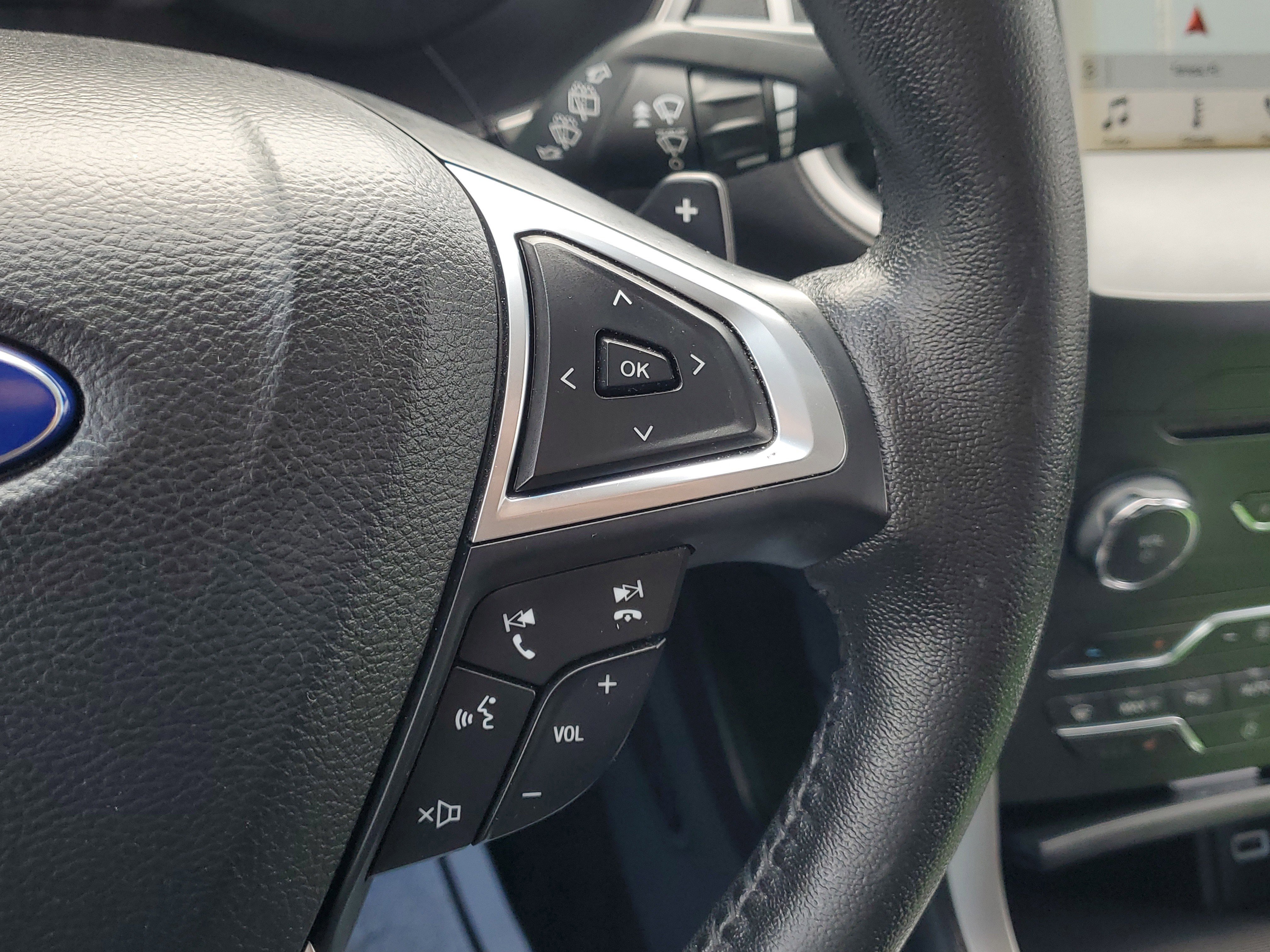 Certified 2017 Ford Edge SEL w/ Equipment Group 201A image 26