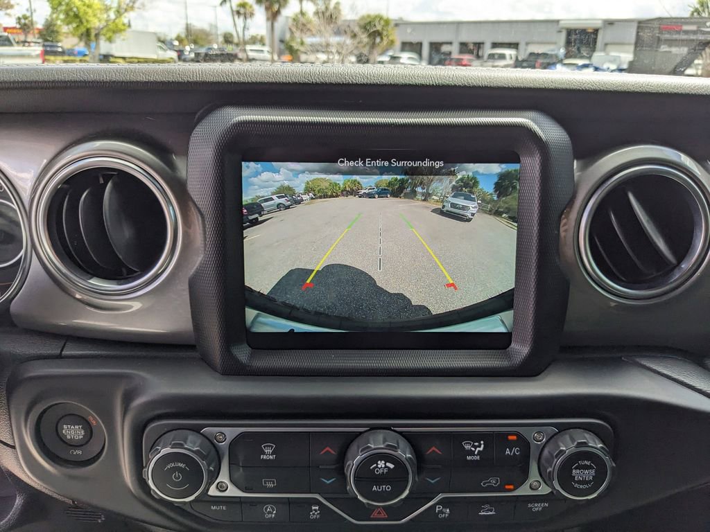 Used 2021 Jeep Wrangler Unlimited Sahara image 24