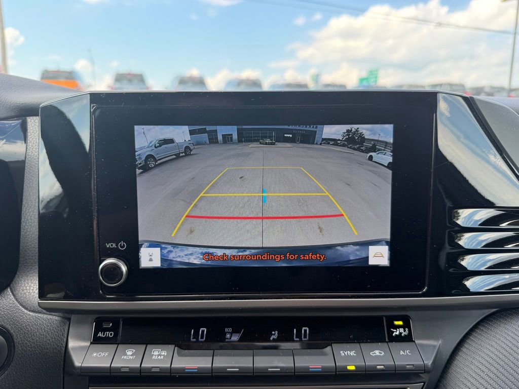 Used 2025 Toyota Camry SE FWD image 23