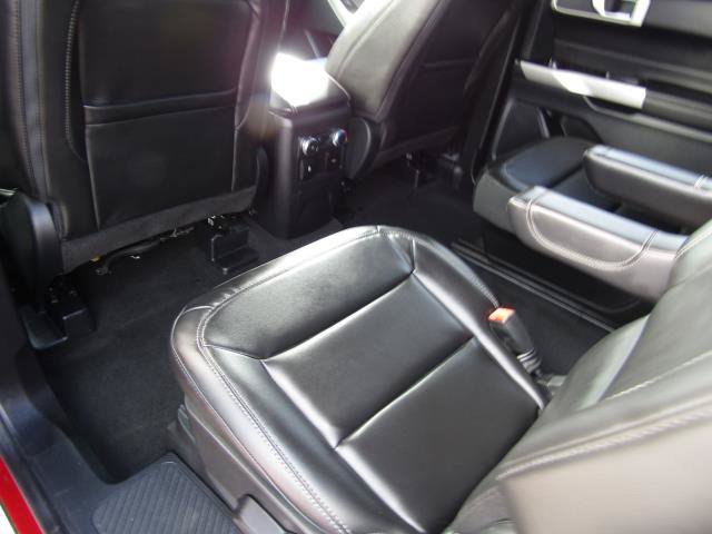 Certified 2022 Ford Explorer XLT w/ Equipment Group 202A AWD/4WD image 15