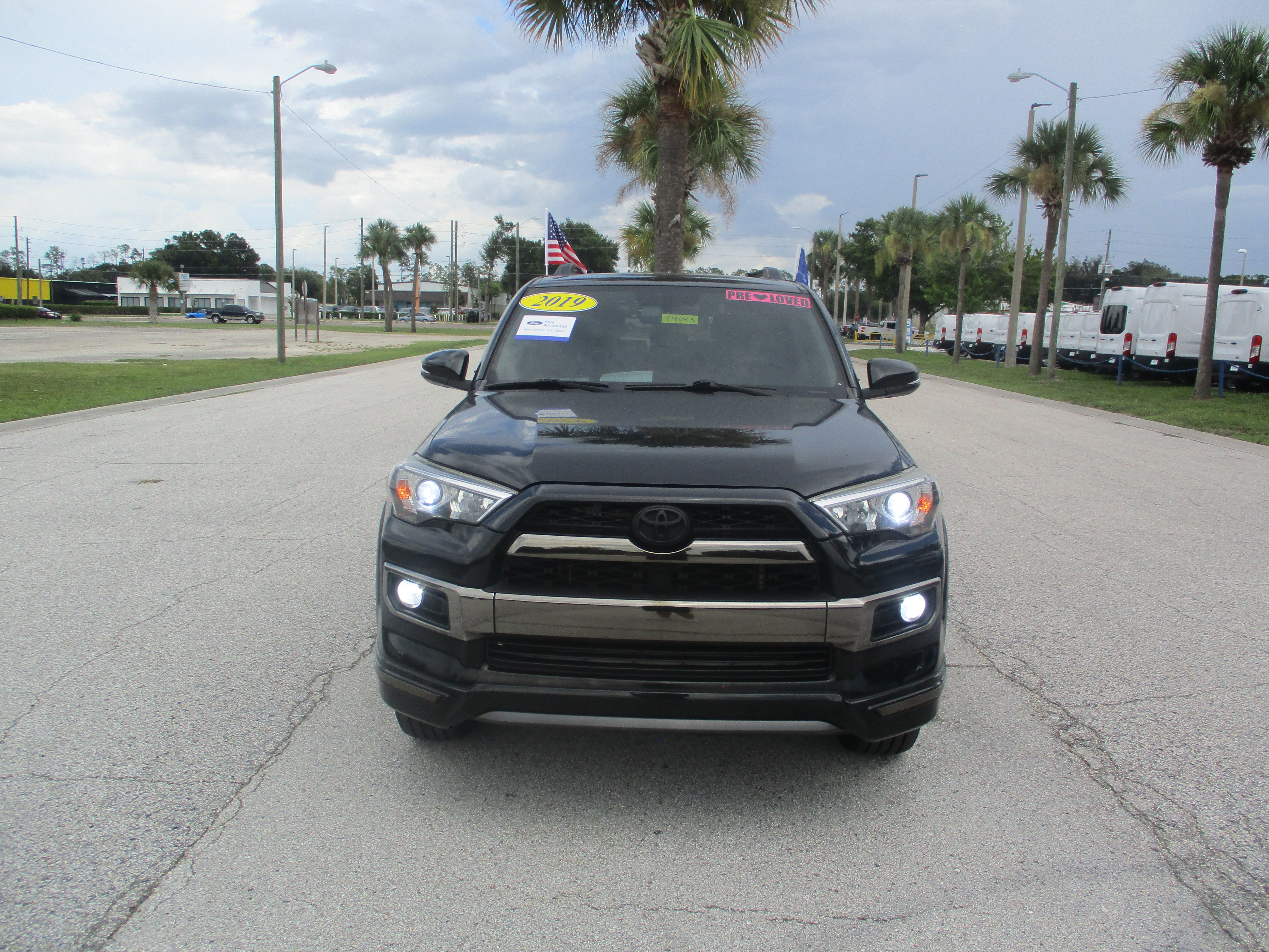 Used 2019 Toyota 4Runner Limited AWD/4WD image 2