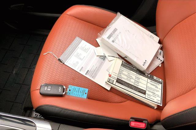 Used 2022 Kia Carnival SX Prestige FWD image 11