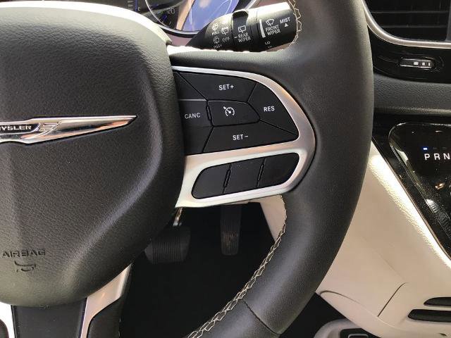 Used 2024 Chrysler Voyager LX image 20