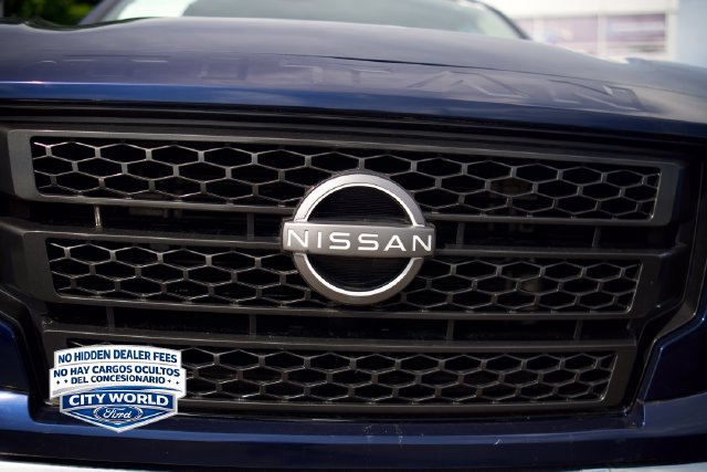 Used 2023 Nissan Titan 4x4 Crew Cab image 5