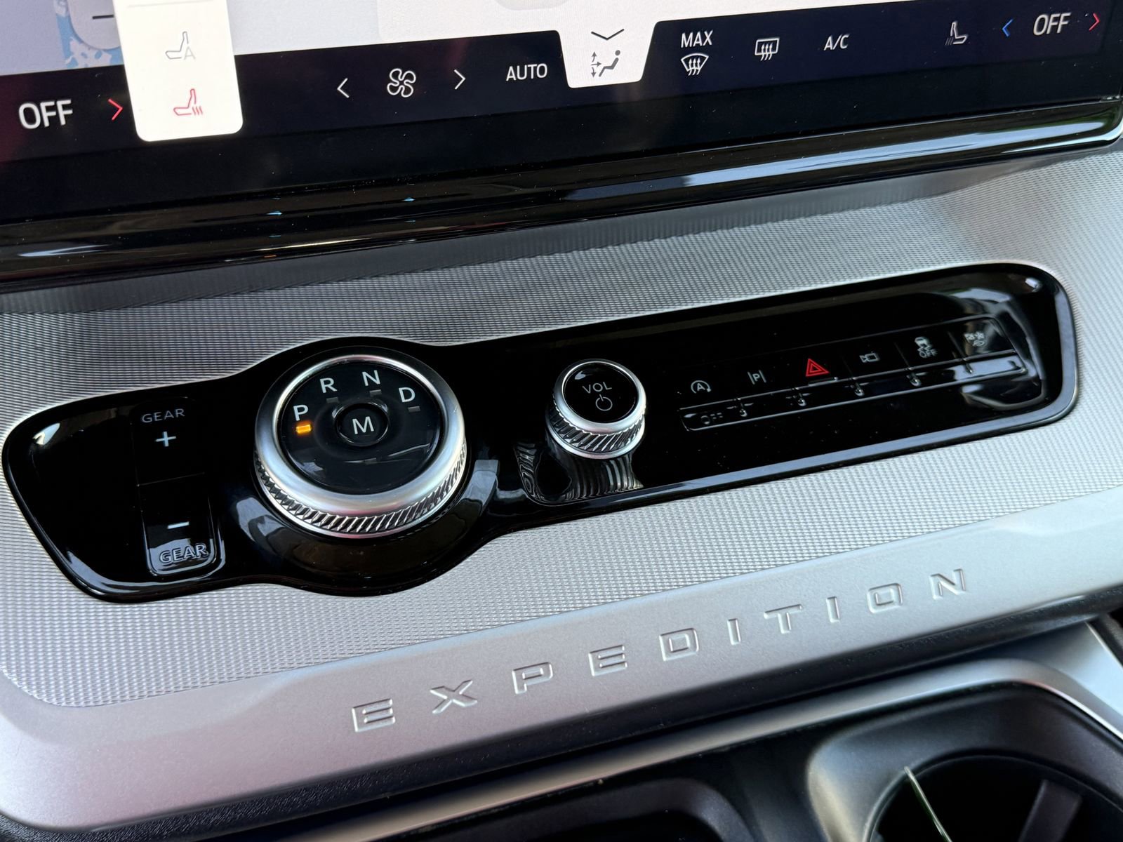 Certified 2025 Ford Expedition Active image 27