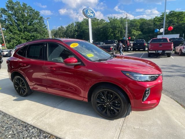 Certified 2023 Ford Escape ST-Line Elite w/ Premium Technology Package AWD/4WD image 9