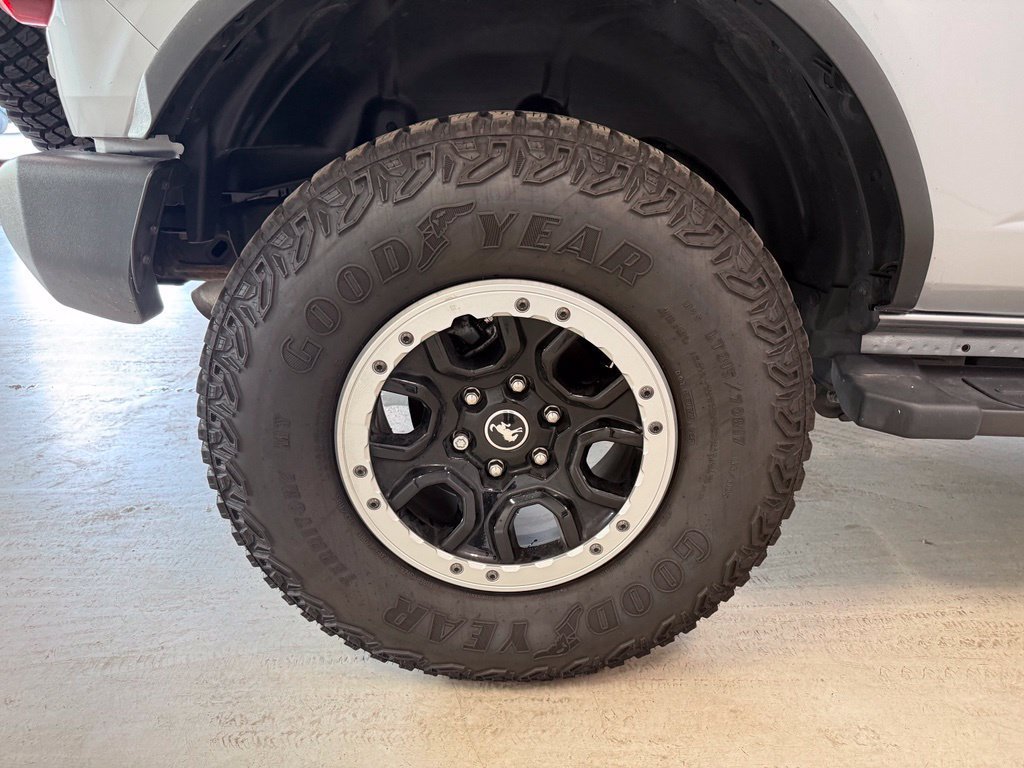 Certified 2023 Ford Bronco Big Bend w/ Sasquatch Package AWD/4WD image 11