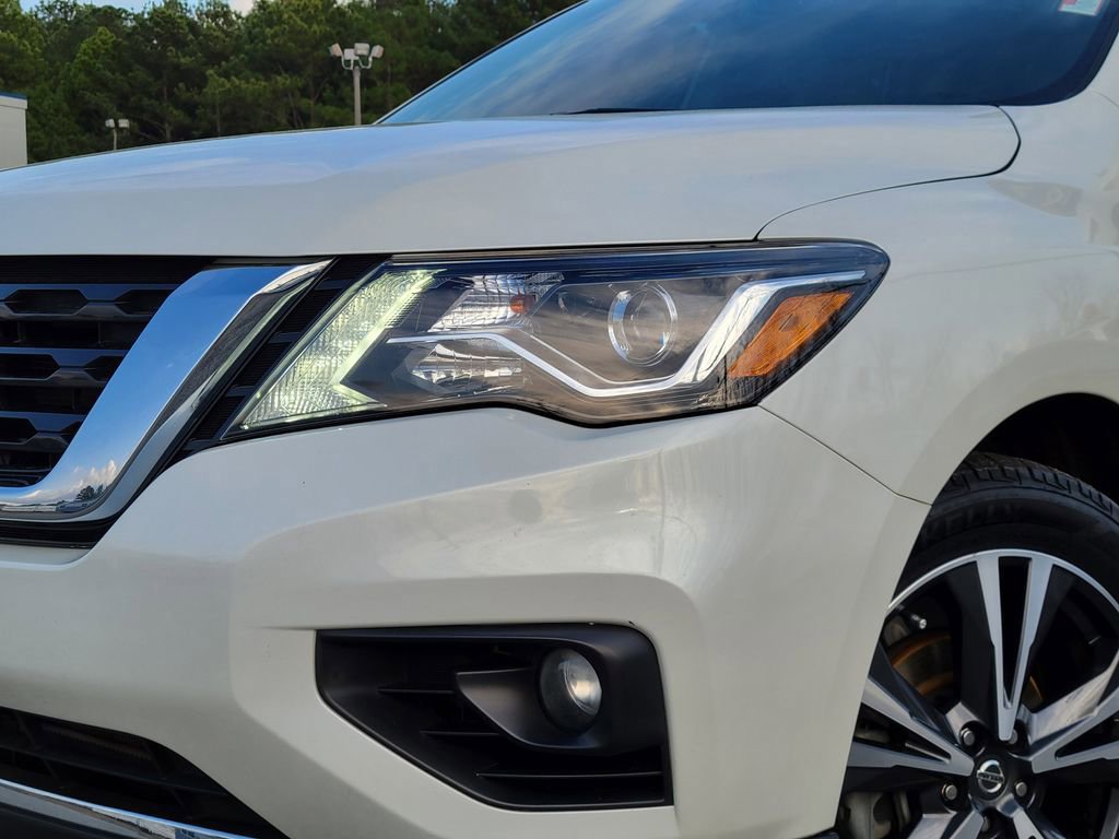 Used 2020 Nissan Pathfinder Platinum w/ Cargo Package image 9