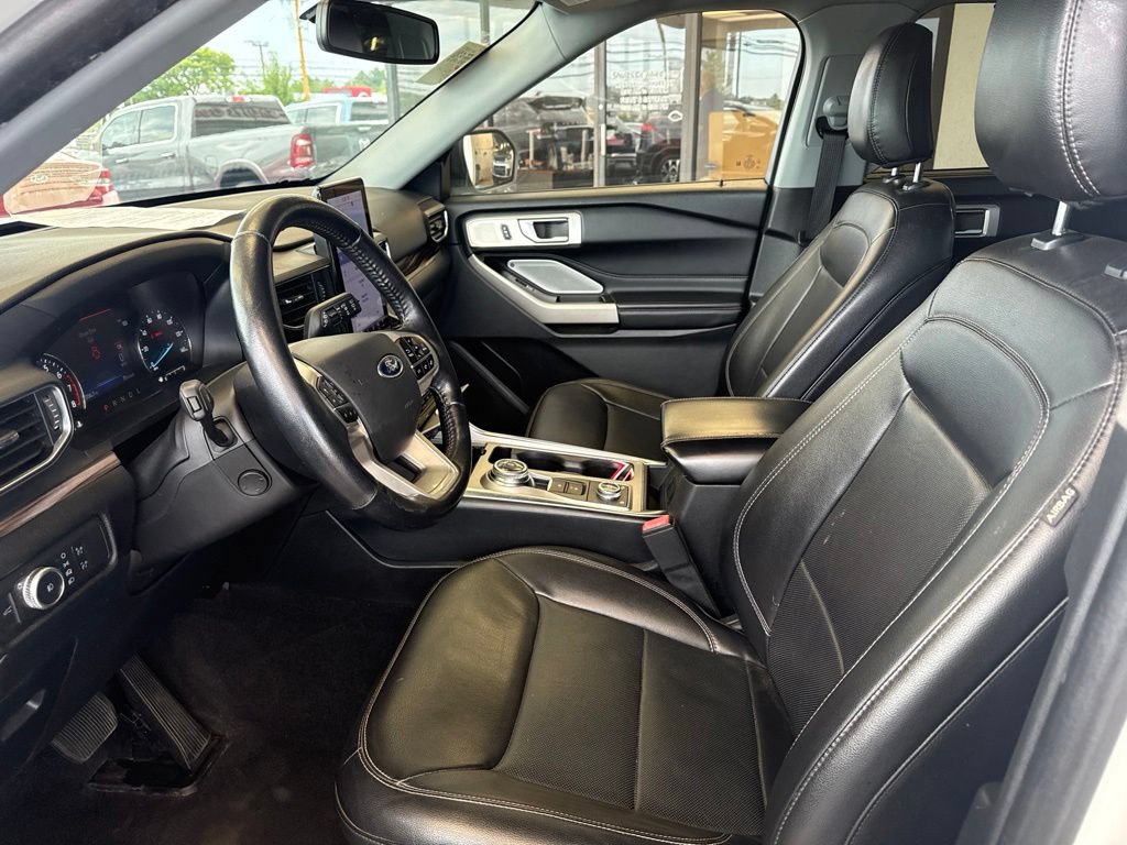 Certified 2022 Ford Explorer Limited w/ Limited Technology Package AWD/4WD image 15