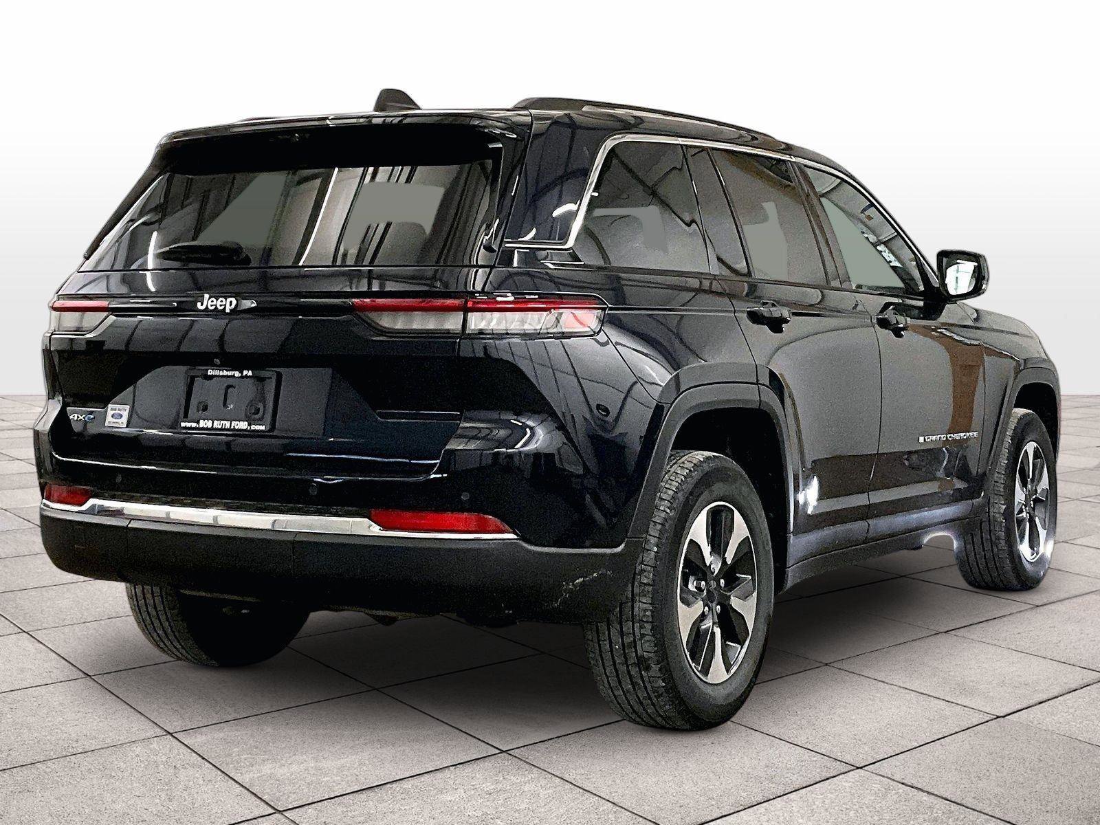 Used 2022 Jeep Grand Cherokee Limited 4xe w/ Luxury Tech Group II AWD/4WD image 11