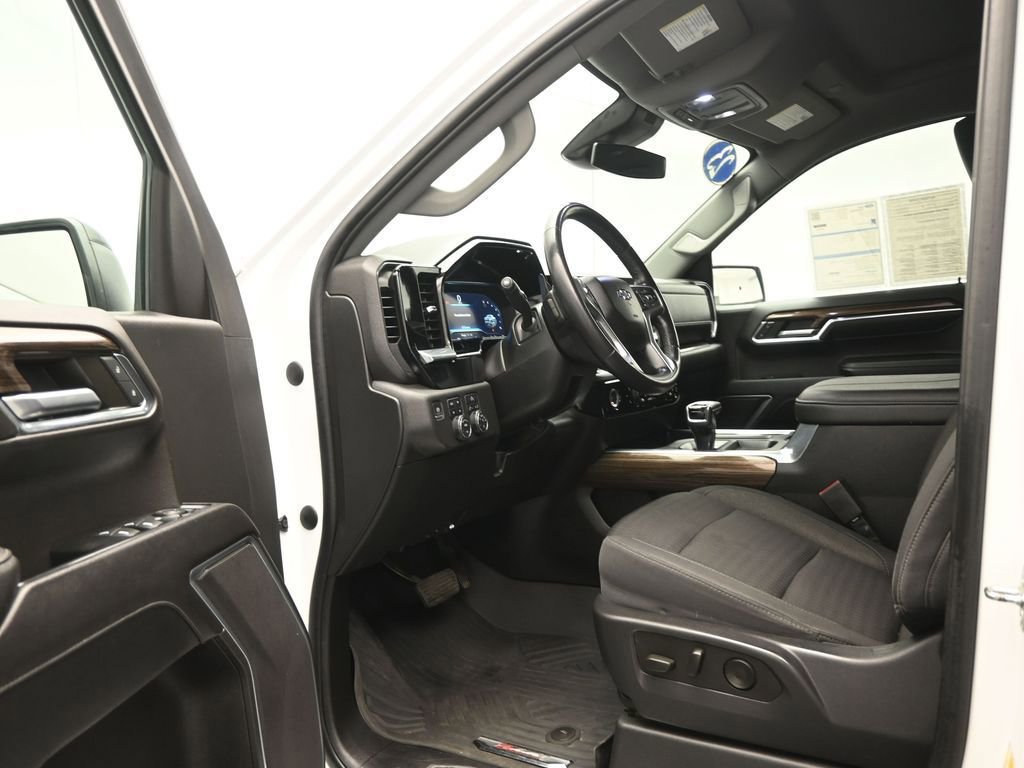 Used 2023 Chevrolet Silverado 1500 RST w/ Z71 Off-Road Package image 34