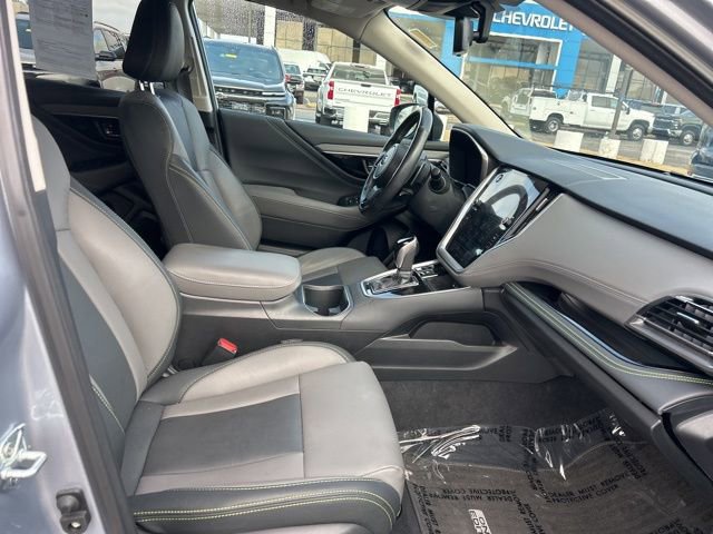 Used 2025 Subaru Outback Onyx Edition AWD/4WD image 32