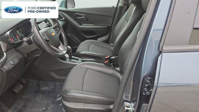 Used 2022 Chevrolet Trax LT w/ LT Convenience Package AWD/4WD image 9