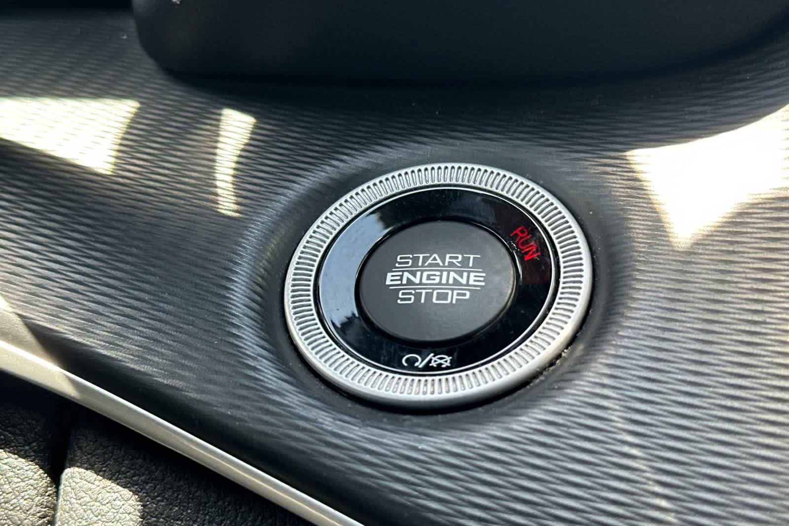 Used 2023 Jeep Grand Cherokee Altitude image 23