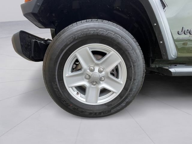 Used 2023 Jeep Gladiator Sport AWD/4WD image 9