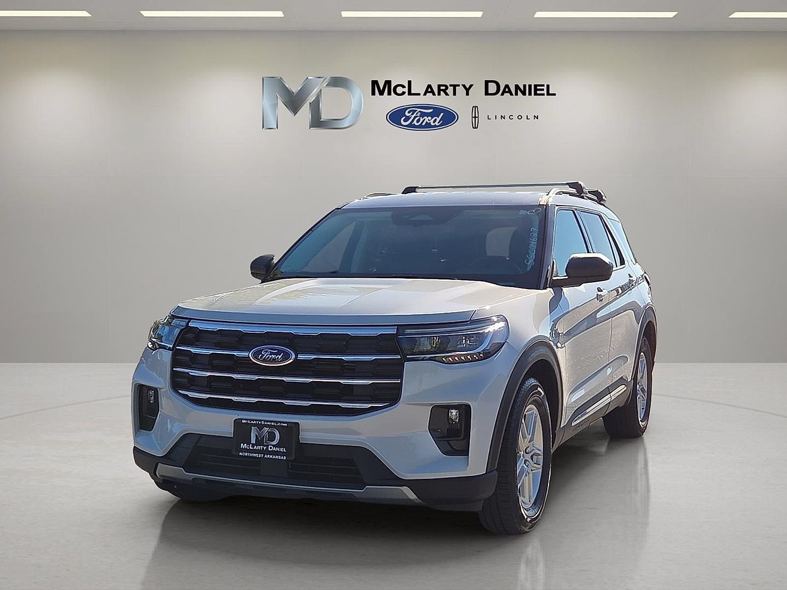 Certified 2025 Ford Explorer Active w/ Active Comfort Package RWD image 2