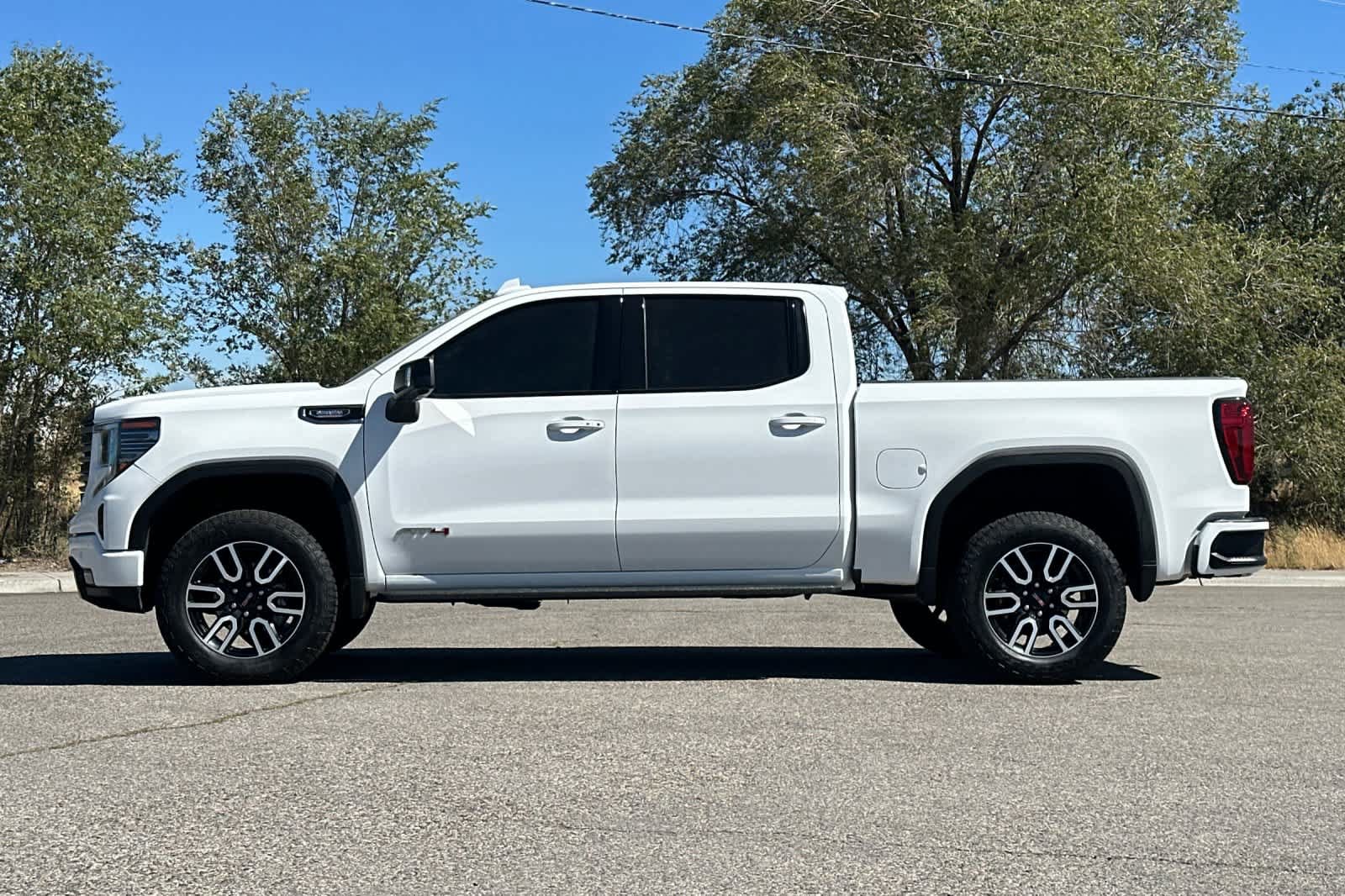 Used 2026 GMC Sierra 1500 AT4 w/ AT4 Premium Package AWD/4WD image 5