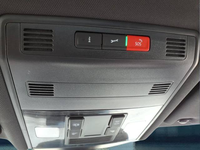 Used 2025 Volkswagen Jetta Sport FWD image 29