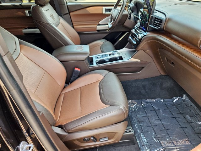 Certified 2022 Ford Explorer King Ranch w/ Premium Technology Package AWD/4WD image 13