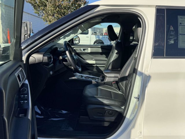 Certified 2022 Ford Explorer XLT w/ Equipment Group 202A AWD/4WD image 18