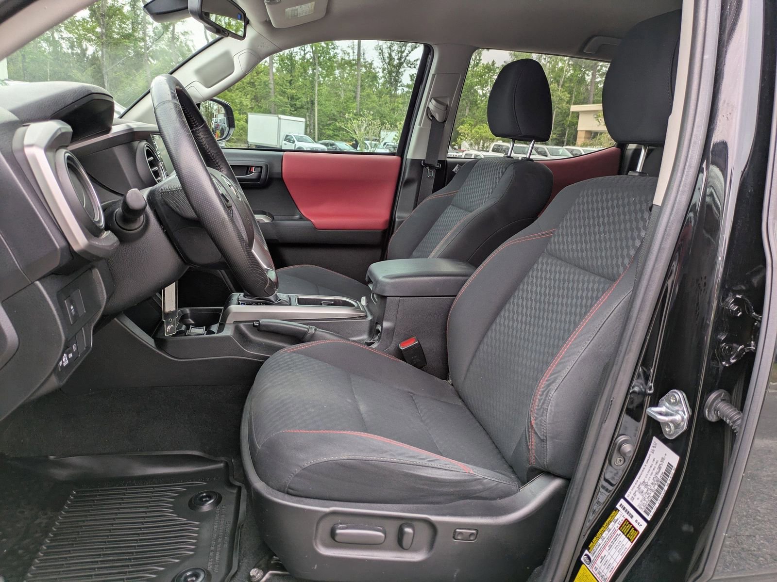 Used 2021 Toyota Tacoma SR5 AWD/4WD image 11