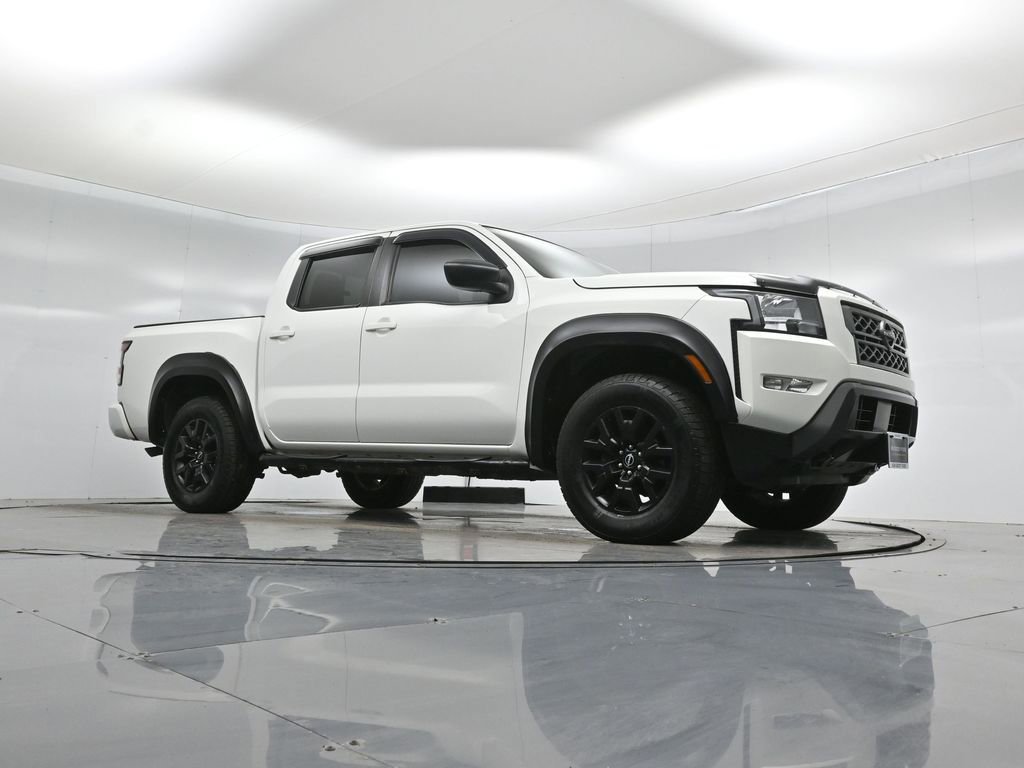 Used 2022 Nissan Frontier SV w/ Technology Package image 2