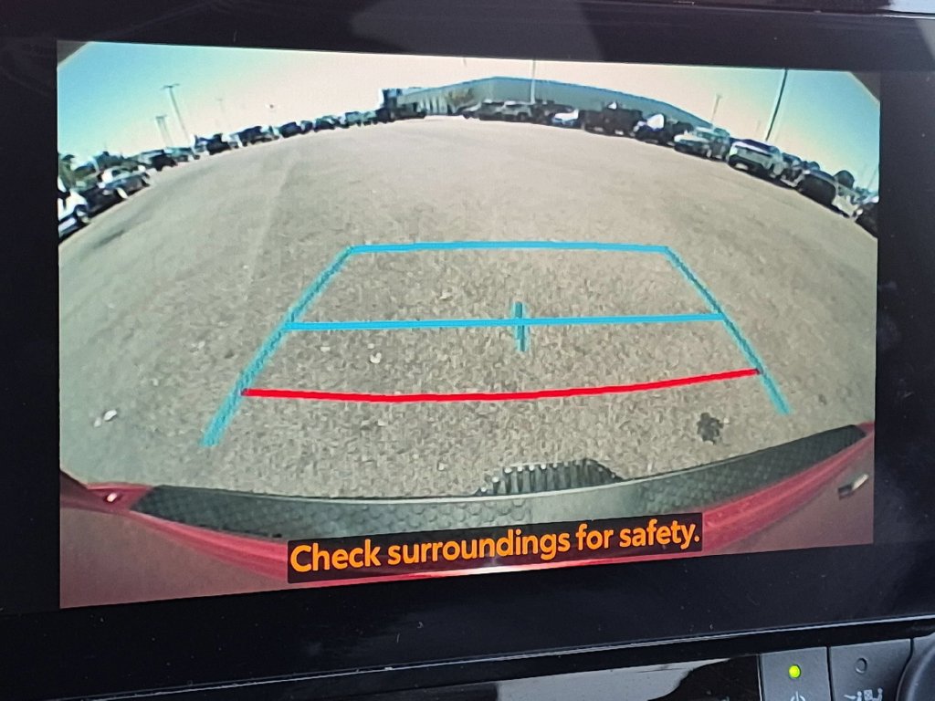 Used 2024 Toyota Highlander XLE AWD/4WD image 16