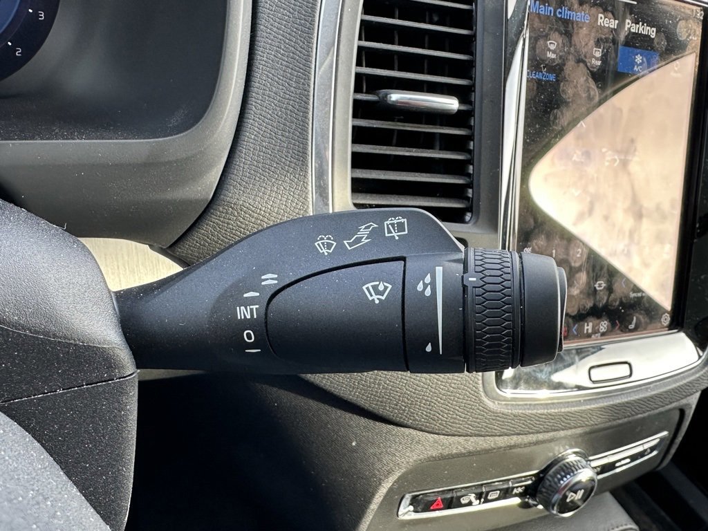 Used 2023 Volvo XC90 B5 Core w/ Protection Package Premier image 30