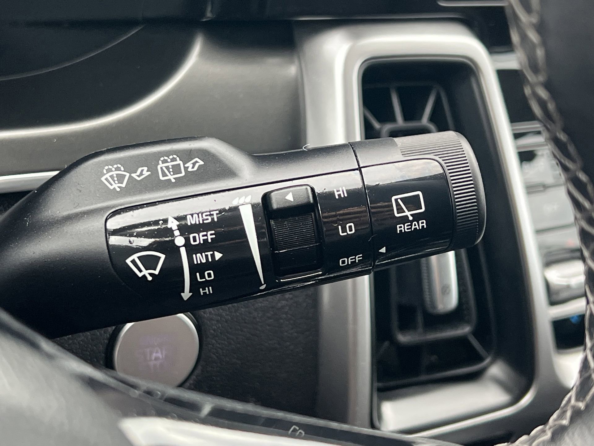 Used 2022 Kia Sorento S w/ Panoramic Sunroof Package image 19