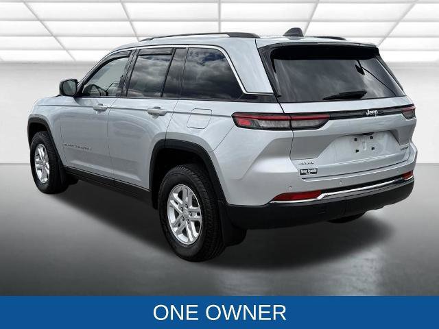 Used 2022 Jeep Grand Cherokee Laredo w/ Luxury Tech Group I AWD/4WD image 6