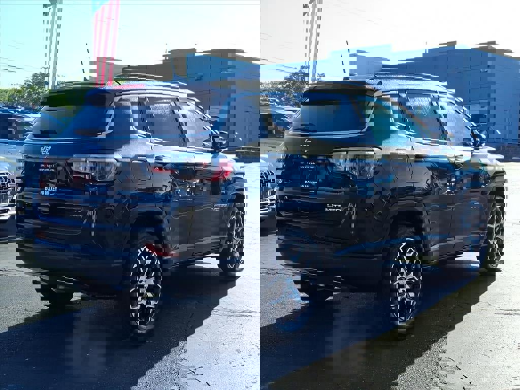 Used 2024 Jeep Compass Limited image 4