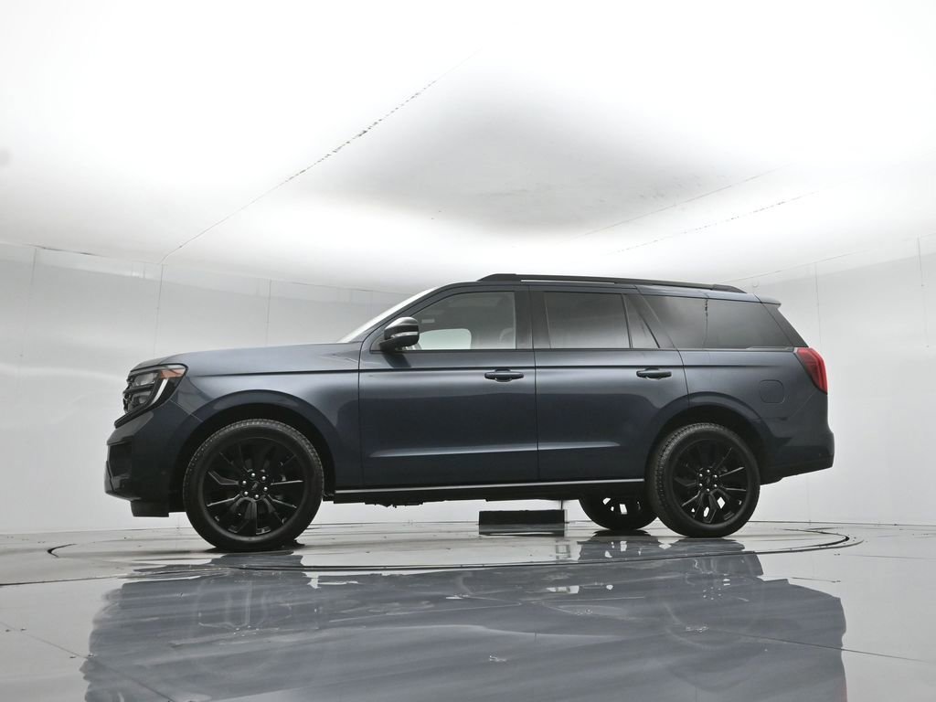 Certified 2025 Ford Expedition Platinum w/ Stealth Appearance Package image 23