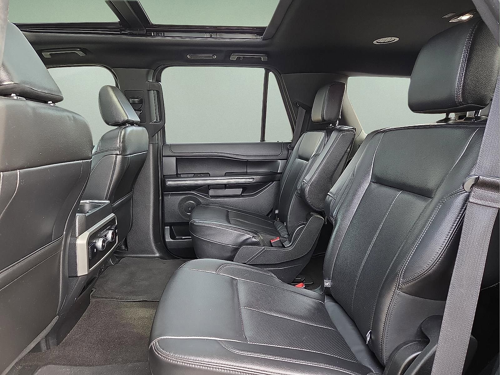 Certified 2021 Ford Expedition XLT image 11