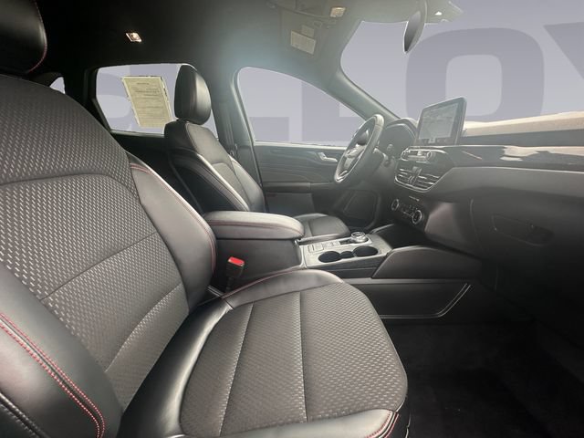 Certified 2025 Ford Escape ST-Line AWD/4WD image 17