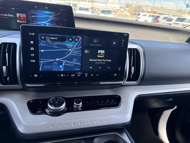 Certified 2025 Ford Expedition Active AWD/4WD image 21