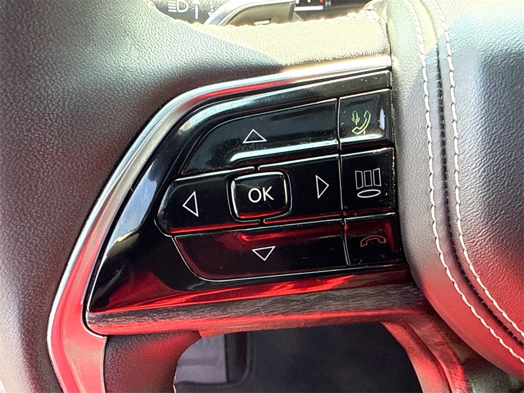 Used 2023 Jeep Grand Cherokee Overland w/ Luxury Tech Group IV image 26