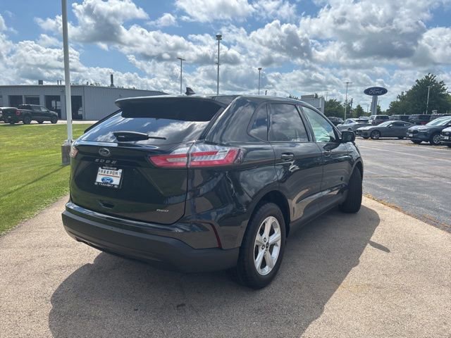 Certified 2024 Ford Edge SE image 5