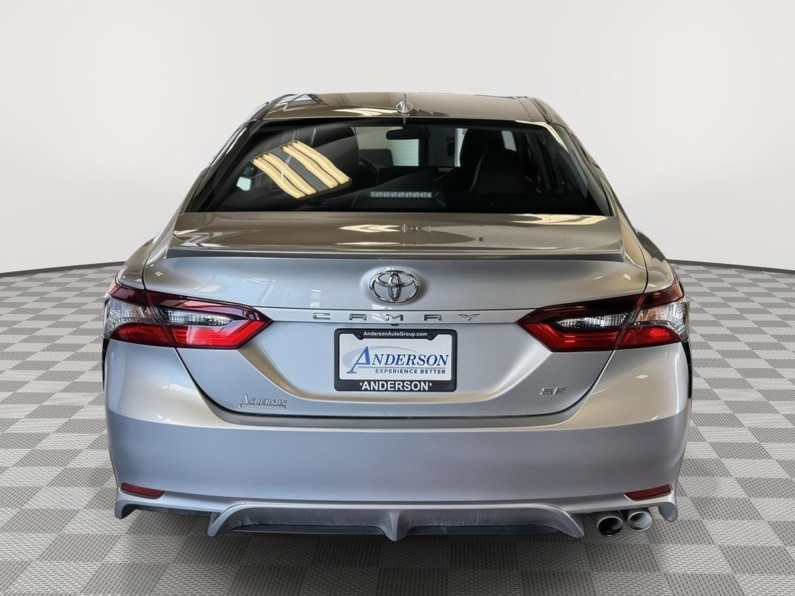 Used 2022 Toyota Camry SE image 4