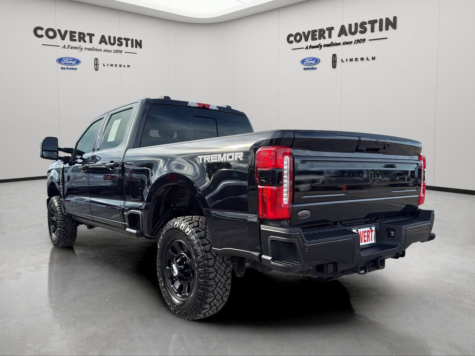 Certified 2026 Ford F250 King Ranch w/ Tremor Off-Road Package AWD/4WD image 3