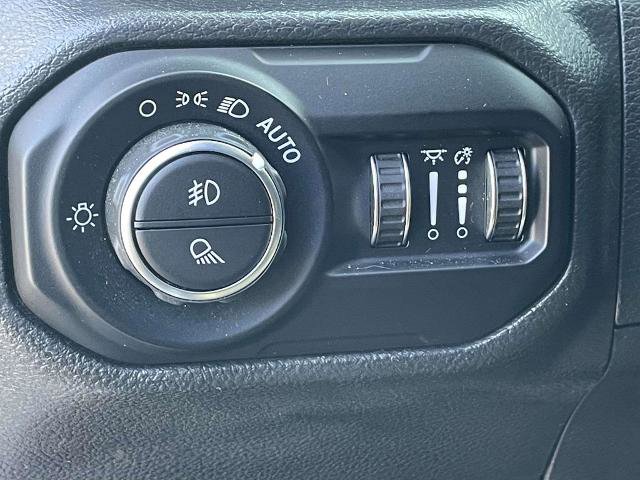 Used 2022 Jeep Gladiator Overland image 17