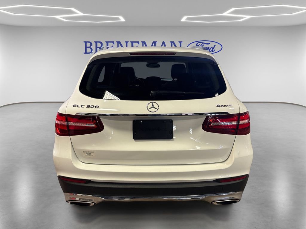 Used 2019 Mercedes-Benz GLC 300 4MATIC image 4