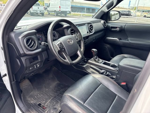 Used 2017 Toyota Tacoma TRD Pro AWD/4WD image 8