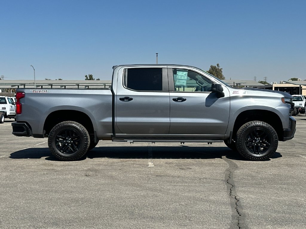 Used 2021 Chevrolet Silverado 1500 LT Trail Boss w/ Convenience Package II AWD/4WD image 2