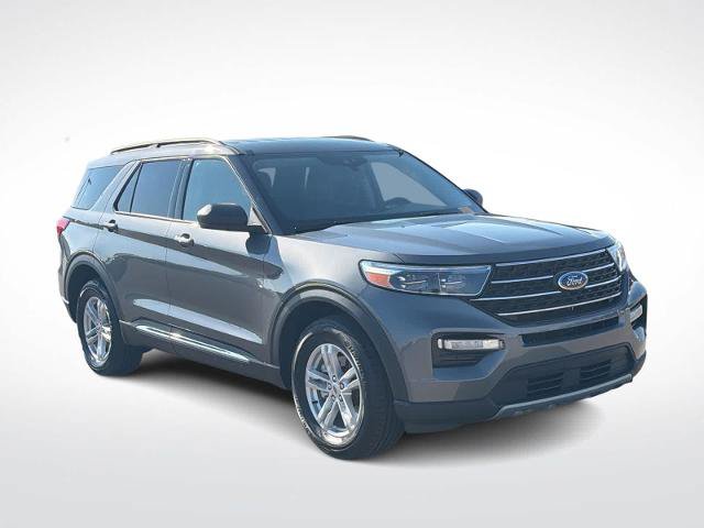 Certified 2023 Ford Explorer XLT w/ Equipment Group 202A AWD/4WD image 2