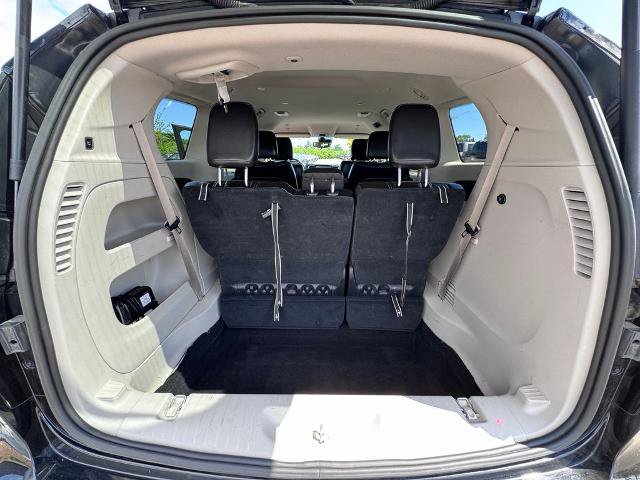 Used 2023 Chrysler Pacifica Touring-L FWD image 15