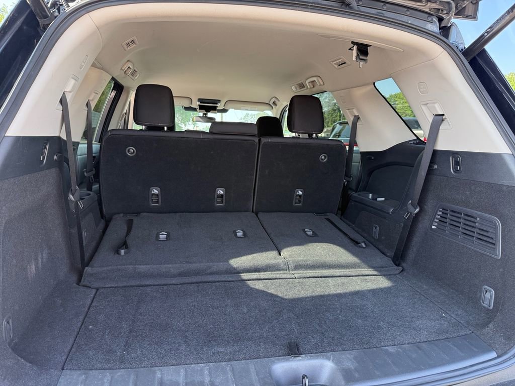 Used 2025 Nissan Pathfinder SV AWD/4WD image 19